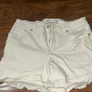 Seven7 Women's White Jean Shorts